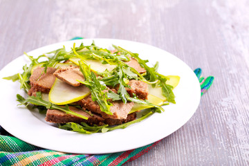 Liver, pear and rocket salad