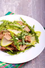 Liver, pear and rocket salad