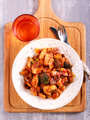 Turkey, mushroom and broccoli stew