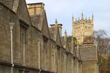 Fototapeta na wymiar England, Gloucestershire, Cotswolds, the picturesque almshouses and church at Chipping Campden