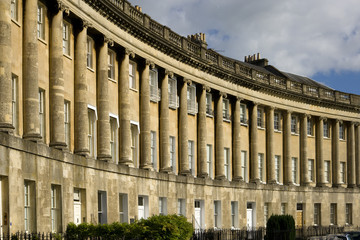 Fototapeta premium UK, England, Somerset, Bath, World Heritage City, historic terraced houses in The Royal Crescent