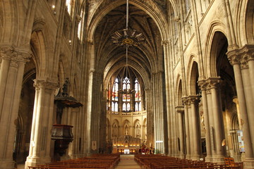 Fototapeta premium Nef de la Cathédrale Saint-André à Bordeaux, Gironde 