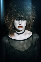 femme punk maquillage masque science-fiction beauté mode