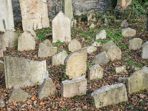 Old Jewish Cemetery from 1787, Prague