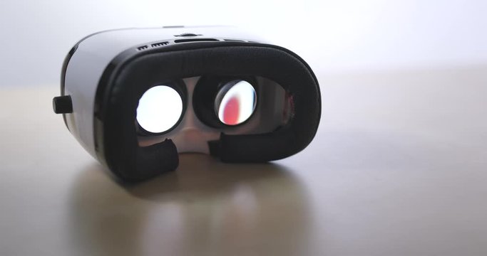 Virtual reality device play movie inside
