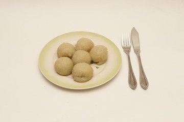 Kluski śląskie z mięsem