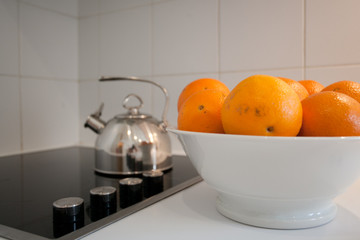 Oranges et bouilloire