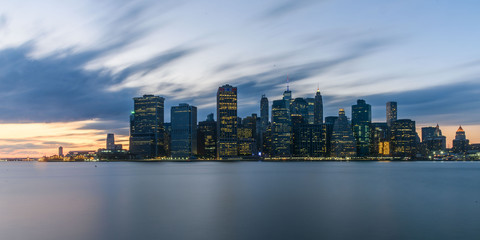 Naklejka premium Lower Manhattan Skyline from Brooklyn