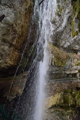 Fototapeta na wymiar cascade d'Angon