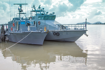 Naklejka premium Many police boats dock on the ocean.
