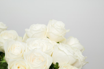 Obraz na płótnie Canvas The beautiful white roses bouquet on isolate white background.
