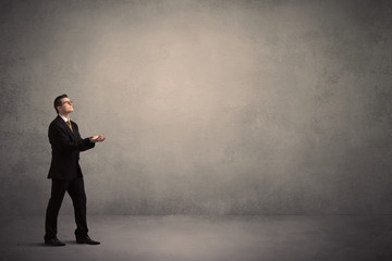 Obraz premium Businessman standing