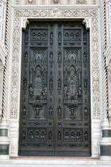 Antico portone a Firenze