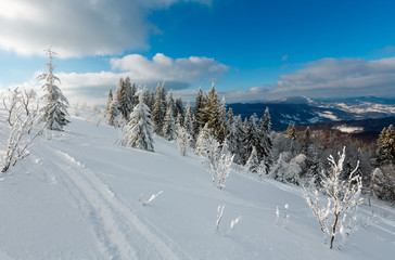 Obraz premium Winter mountain snowy landscape