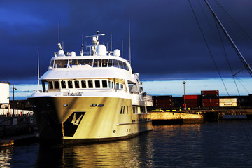 Obraz premium Ponta Delgada Harbour, Sao Miguel Island, Azores, Portugal, Europe