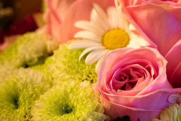 Blumenstrauß mit Rosen