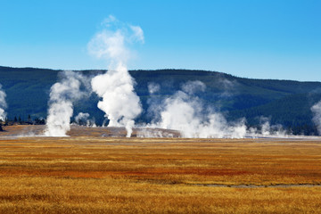 Fototapeta na wymiar Lower geyser basin
