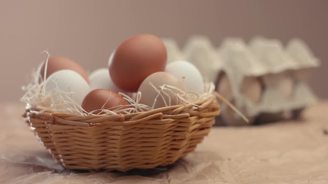 Ecological eggs from the shop box to the table