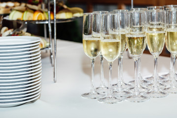 full glasses of champagne