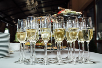 full glasses of champagne