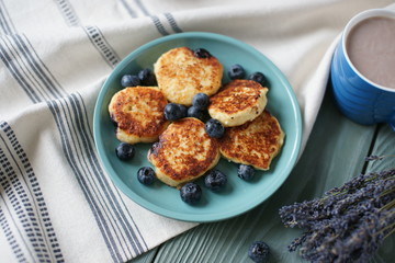 Cheesecakes with blueberries