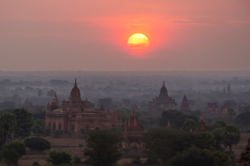 Fototapeta na wymiar View to the ancient temples in Bagan, Myanmar