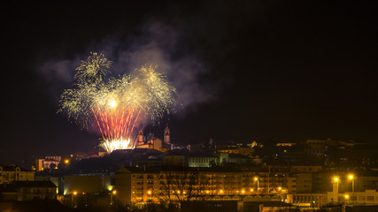 Fireworks at night in Viseu - obrazy, fototapety, plakaty