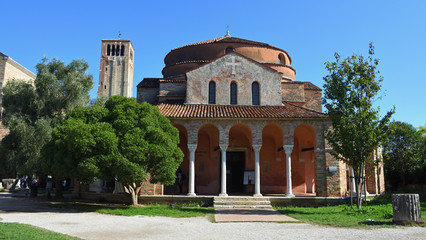 Naklejka premium Katedra Santa Fosca na wyspie Torcello najstarszy budynek w lagunie.