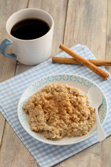 Oatmeal porridge with cinnamon