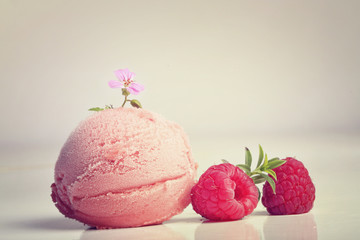 glace à la framboise
