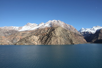 Fototapeta na wymiar Iskanderkul lake, Tajikistan