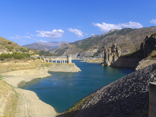 Obraz na płótnie Canvas Canales reservoir-dam