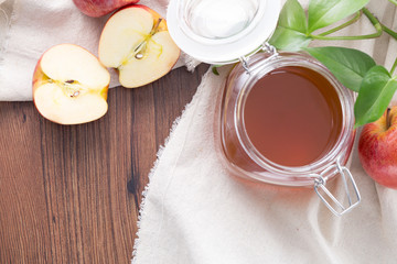 Top view of apple juice with fresh apples 