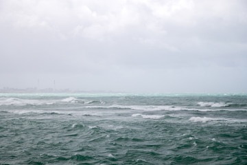 Obraz na płótnie Canvas sea with waves and sky