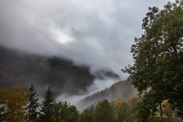 Obraz na płótnie Canvas Die wunderbare Bergwelt des Wallis im Herbst
