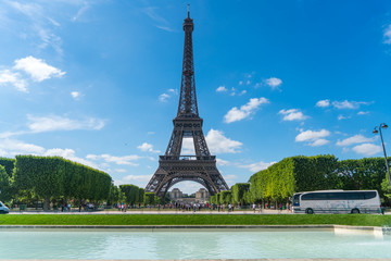 Fototapeta na wymiar Eiffel Tower with tourists