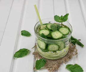 Detox cucumber and mint diet drink, healthy summer cooler