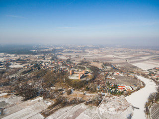 Widok z lotu ptaka na zamek w Czersku - obrazy, fototapety, plakaty