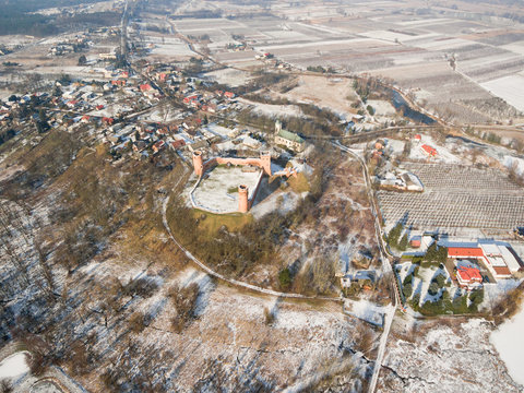 Fototapeta Widok z lotu ptaka na zamek w Czersku