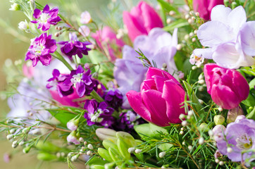 Herzliche Frühlingsgrüße mit buntem Frühlingsstrauß: Muttertag, Geburtstag, Valentinstag, frohe Ostern, Alles Liebe, Antrag, Hochzeitstag .... :)