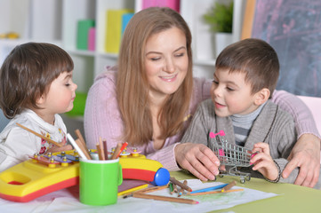 Fototapeta premium Happy family drawing