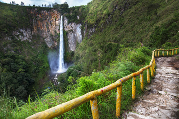 Fototapeta premium Sipiso-piso waterfall, Northern Sumatra, Indonesia