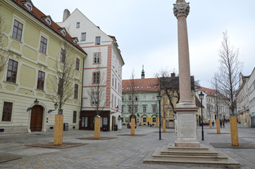 Fototapeta na wymiar Piazza Župné Námestie a Bratislava