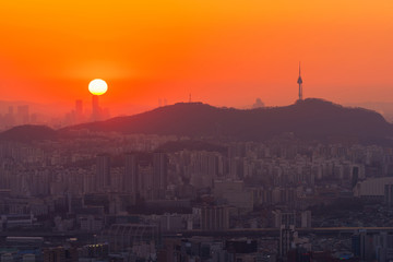 Naklejka premium Sunset at Seoul City Skyline, The best view of South Korea