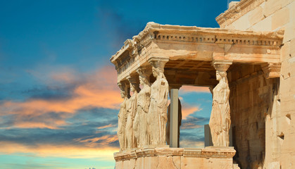 Obraz premium caryatids in Athens Greece sky clouds