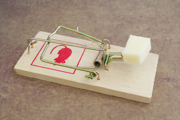 piège à souris et fromage