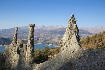 Site géologique des Demoiselles Coiffées de Sauze-du-Lac, Hautes-Alpes 