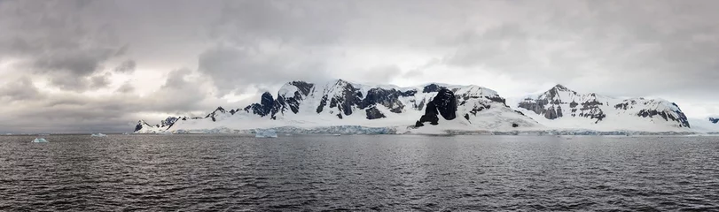 Foto op Canvas Antarctic landscape view from sea panoramic © Alexey Seafarer