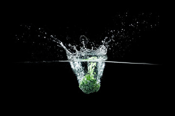 broccoli in water with splash