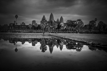 Un noir et blanc du temple d'Angkor Wat au Cambodge
